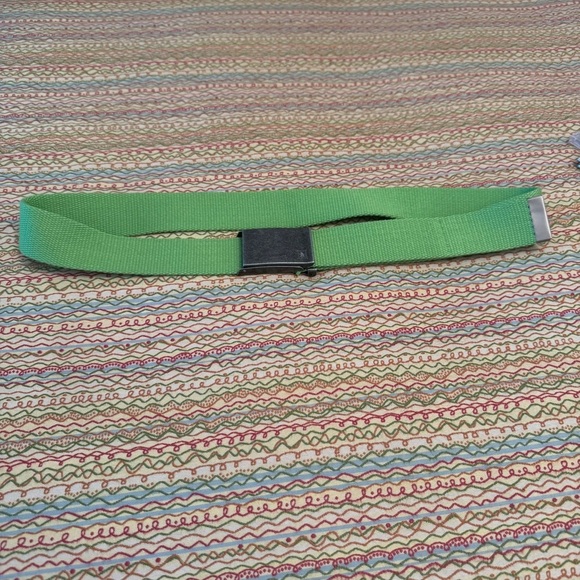 Penguin Logo by Munsingwear Belt Buckle with Green adjustable belt - Picture 3 of 6